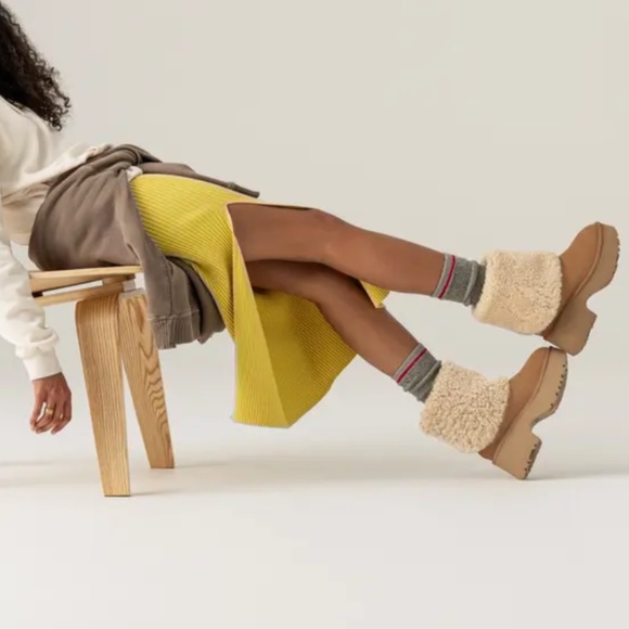 UGG Classic New Heights Genuine Shearling Cuffable Boot - Picture 5 of 12